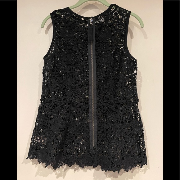 Cabi Peplum Lace Sleeveless Top with back zipper EUC - Picture 3 of 4